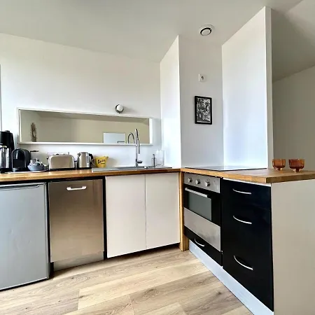 Wehost - Valentin Couturier - Croix-rousse: Pour 2 Pers * Lyon
